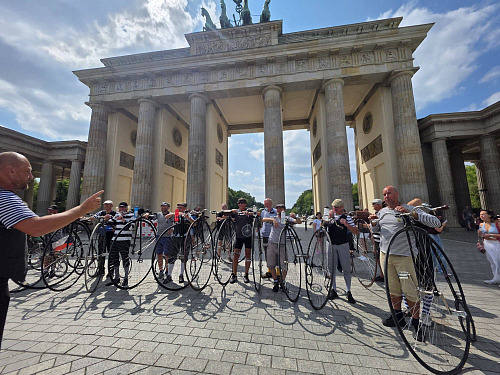 Skupina přátel velocipedů, kteří si říkají Vídeňáci 2023, v červenci dojela do...