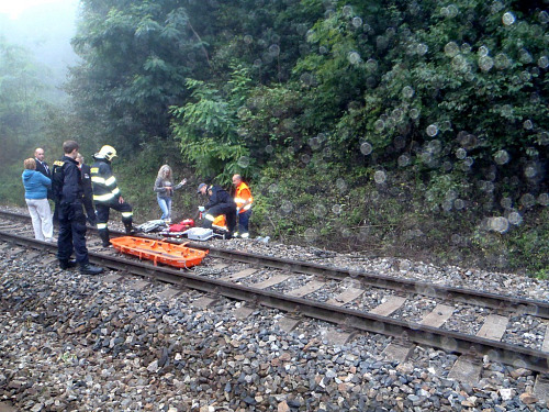 Vlak srazil na trati mezi Karlštejnem a Berounem člověka. (5. září 2013)