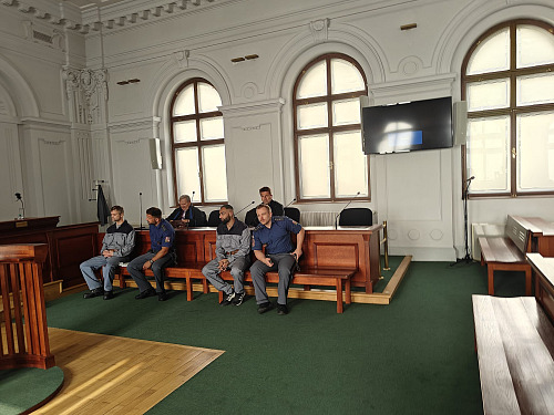 U Krajského soudu v Plzni pokračovalo hlavní líčení s Tomášem Hulešem a Davidem...