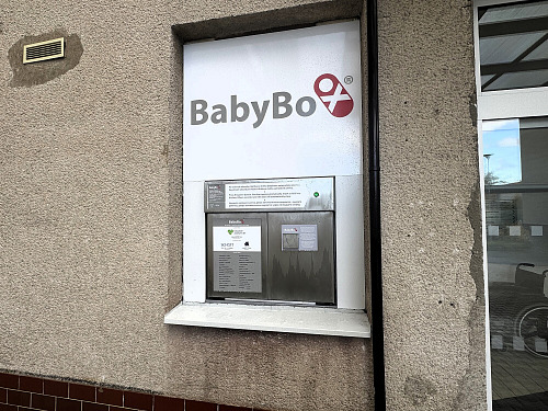 V nemocnici v Roudnici nad Labem začal sloužit babybox nové generace – moderní...