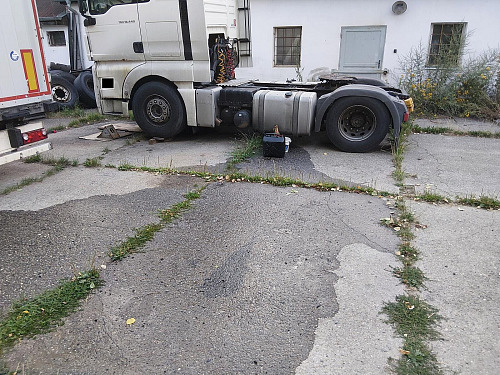 Zloděj si vybral nákladní vůz zaparkovaný u zemědělského objektu u Suchdola nad...
