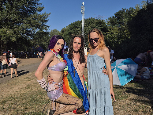 Drag queens Naděžda Diason (vlevo), Lavri Gina (uprostřed) a Smokee Kween na...