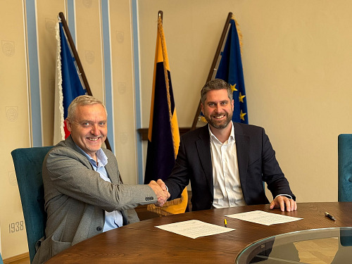 Lídr volby pro Teplice Petr Slavíček (vlevo) a jednička hnutí ANO Jiří Štábl...