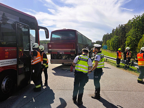 V pondělí odpoledne začal hořet autobus na dálnici D3 u Ševětína. (7. září 2026)