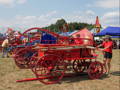 Na vyhlášené klání historických stříkaček do obce Jámy na Ždársku míří sbory z...