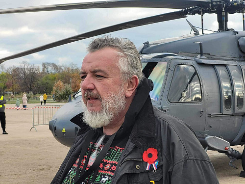Legendární vrtulník UH-60 Black Hawk Čestmír. Spoluautor projektu Dárek pro...