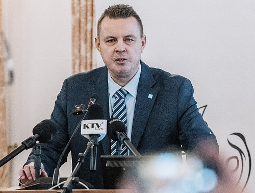 Poslanec SPD Jindřich Rajchl uspořádal seminář o covidu a dopadech vládních...