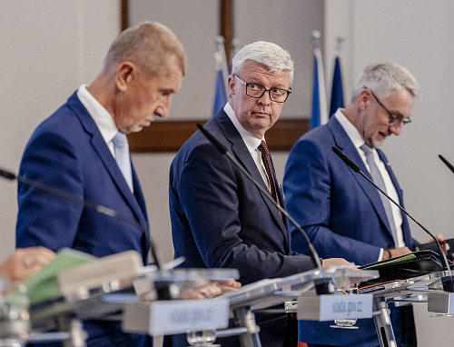 Premiér Andrej Babiš, ministr průmyslu Karel Havlíček a ministr vnitra Lubomír...