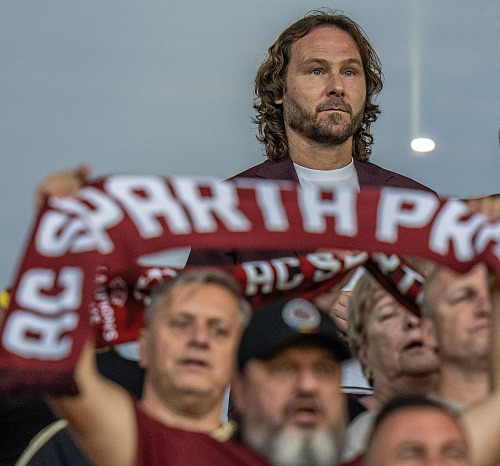 Úvodní duel 3. předkola Ligy mistrů Sparta–Lyon sledoval na Letné také...