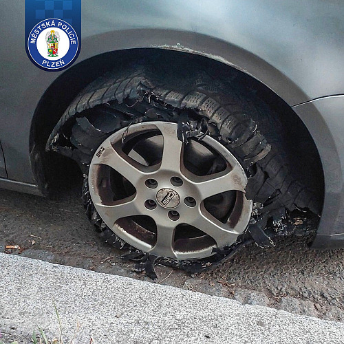 Řidič usedl za volant i přesto, že má platný zákaz řízení motorových vozidel....