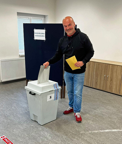 Volby v roce 2022 byly pro Karla Kasáčka úspěšné, stal se radním. Teď však na...