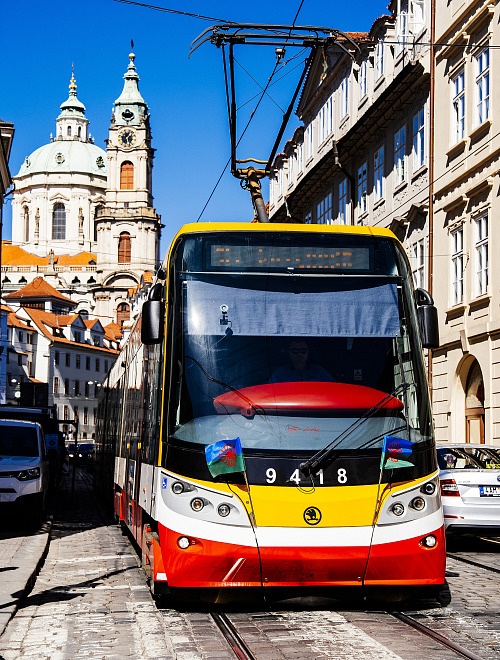 Na pražských tramvajích se při příležitosti Mezinárodního dne Romů objevily...