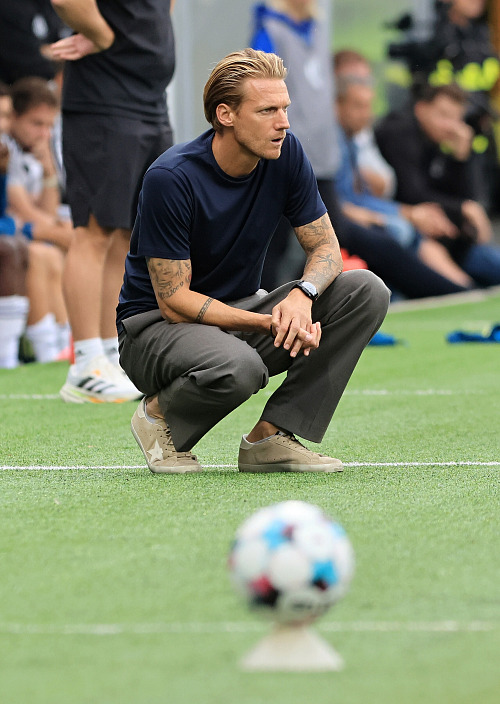 Plzeňský trenér Radoslav Kováč během zápasu s Olomoucí.