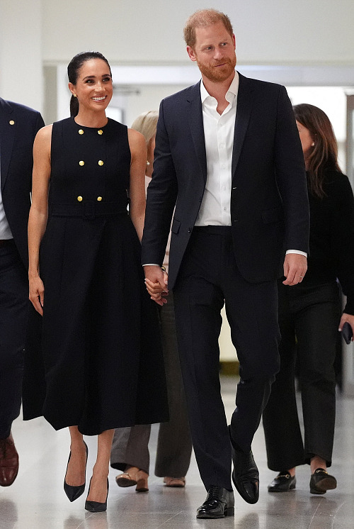 Vévodkyně Meghan a princ Harry na návštěvě Královské dětské nemocnice v...