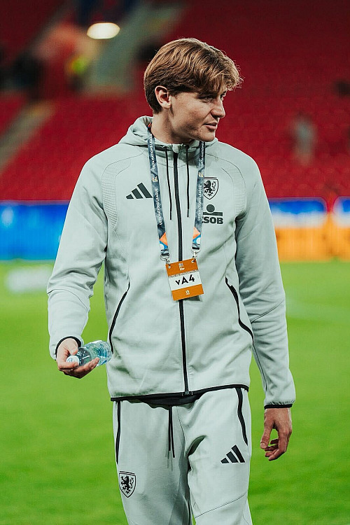 Posila pro národní mužstvo, úročník německého  původu Ryan Naderi se po...
