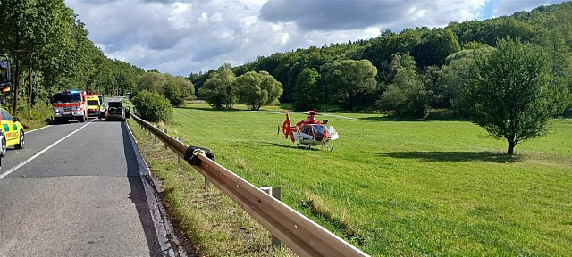 Při nehodě na pomezí Moravskoslezského a Zlínského kraje utrpěli těžká zranění...