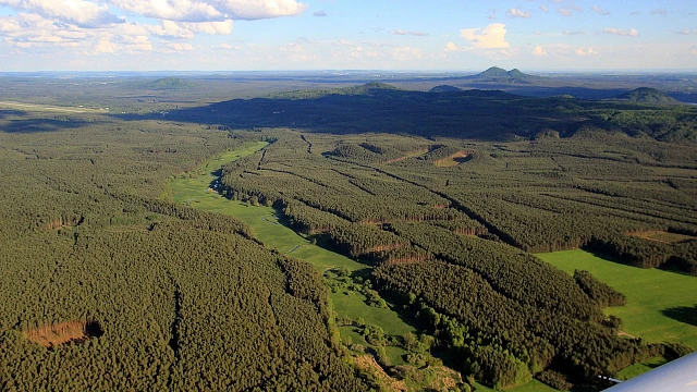Do rezervace kromě Ploučnice a Svitavky patří také část Hradčanského potoka.