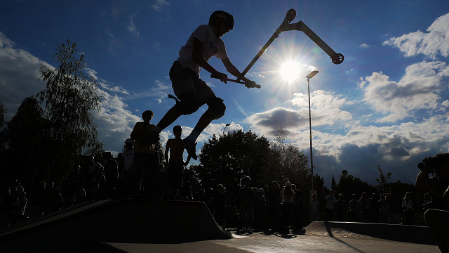 Skatepark se dočkal rozšíření. Areál si teď užívají jezdci na skejtech, kolech...