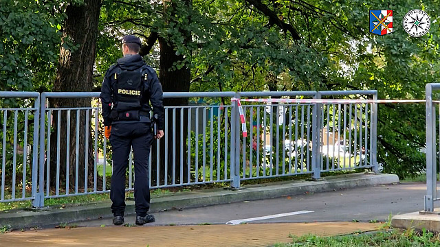 V prostějovském parku ležel mrtvý muž. Policie vyšetřuje, zda nešlo o násilnou...