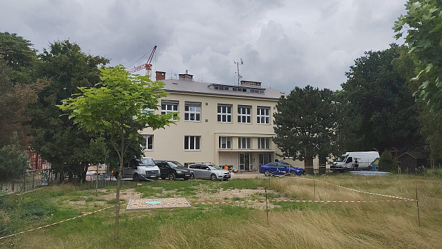 Škola v Malšově Lhotě dostala zateplení a nová okna, uvnitř se vyměnily...