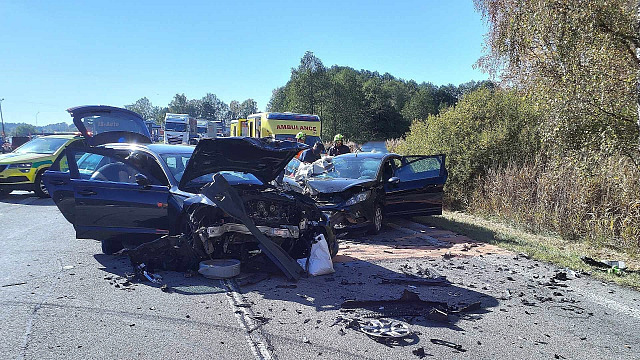 Krátce před pátečním polednem došlo v Jarošově nad Nežárkou k dopravní nehodě...