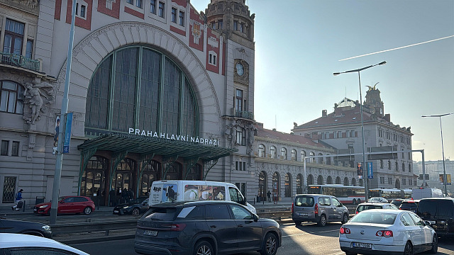 Provoz části linky metra C omezil střet soupravy s mužem. (20. ledna 2026)