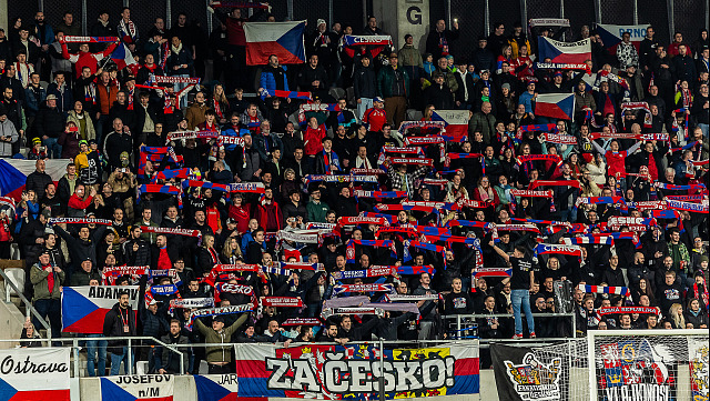 Čeští fanoušci před kvalifikačním utkáním na MS proti Faerským ostrovům