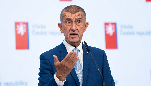 Vláda rozhodla, že s sebou nevezme prezidenta Pavla v červenci na summit NATO v...