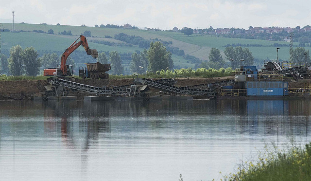Ve štěrkovně u Spytihněvi se za pětadvacet let vytěžilo okolo šesti milionů tun...