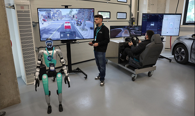 VŠB-TUO otevřela v Porubě výzkumné centrum za 126 milionů s vlastní dráhou pro...