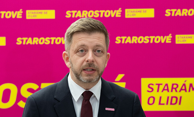 Tisková konference poslaneckého klubu Starostů. Na snímku Vít Rakušan. (3....