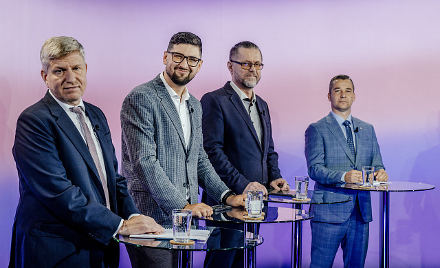 Superdebata iDNES.cz, Ostrava. Hosté zleva: Lukáš Semerák (Ostravak), Matěj...