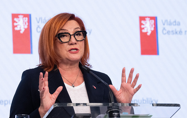 Ministryně financí Alena Schillerová (ANO) na tiskové konferenci po zasedání...