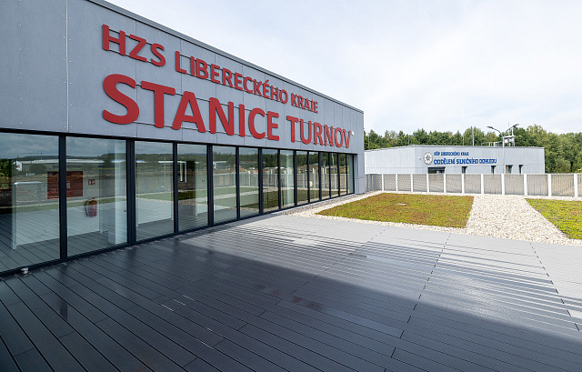 V areálu v Turnově vznikly tři budovy, jednu využije záchranná služba, druhou...