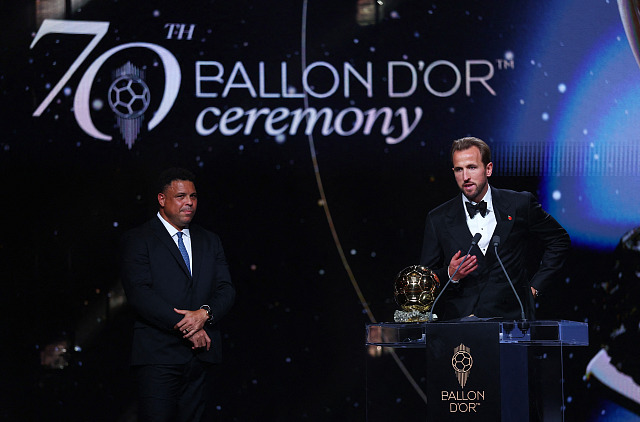 Harry Kane je šestačtyřicátým fotbalistou, který vyhrál prestižní ocenění Zlatý...