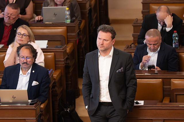 Mimořádná schůze Sněmovny k možnému střetu zájmů premiéra Andreje Babiše. Na...