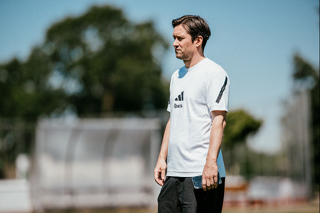 Sparťanský sportovní ředitel Tomáš Rosický na tréninku v Grassau.