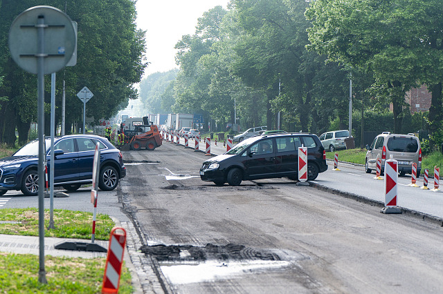 Silničáři opravují hlavní příjezd do Zlína ve směru od Vizovic. Už v pondělí...