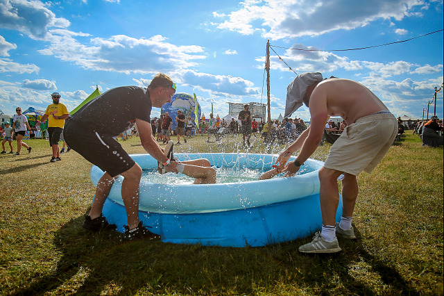 Oproti pátku si v sobotu lidé na festivalu užili to pravé léto.