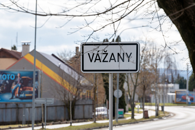 Místní část Vážany u Kroměříže zvažuje odtržení od města Kroměříž. (únor 2026)
