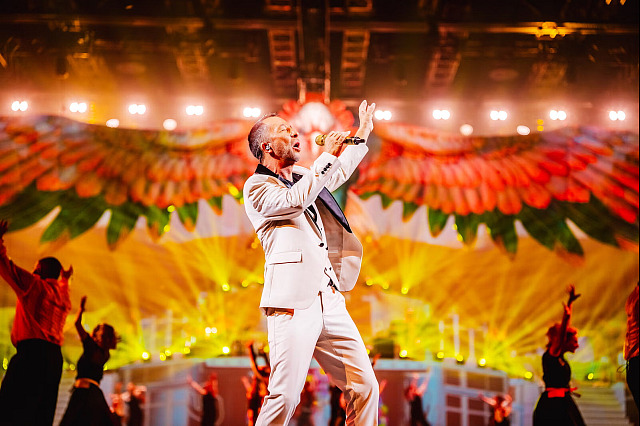 Devadesátky nestárnou. DJ BoBo vrací na scénu hity, na kterých jsme vyrostli