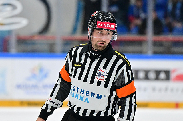 Hlavní rozhodčí Filip Vrba.