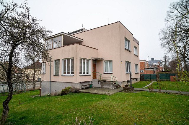 Vila nesvéprávných bratrů ve Zlíně. (duben 2026)