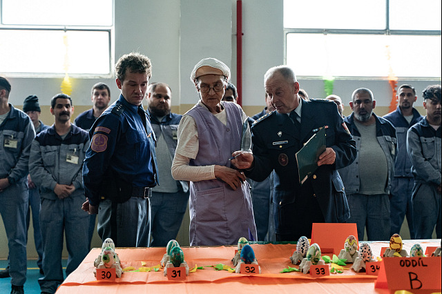 Komediální seriál Oddíl B režiséra Jana Prušinovského a scenáristy Petra...