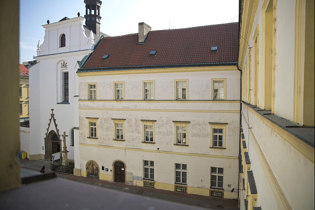 V prostorech bývalého olomouckého kláštera se dnes učí děti. Z objektu přitom...