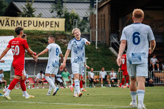 Hilmir Mikaelsson se raduje ze svých prvních gólů za Sigmu Olomouc.