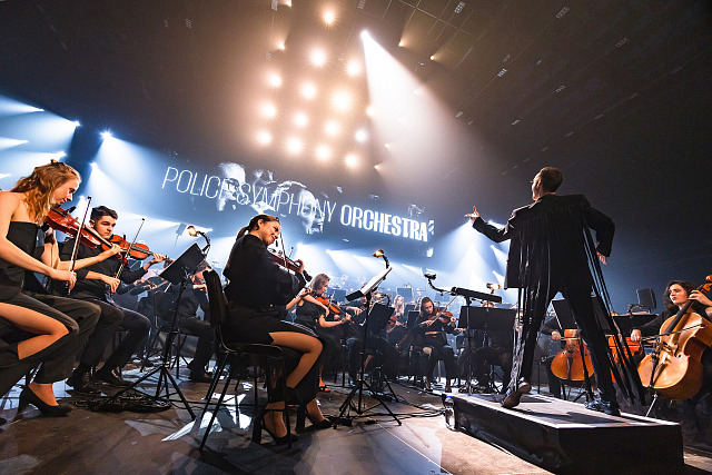 Zaplněná hokejová hala v Pardubicích se stala jedním z milníků Police Symphony...