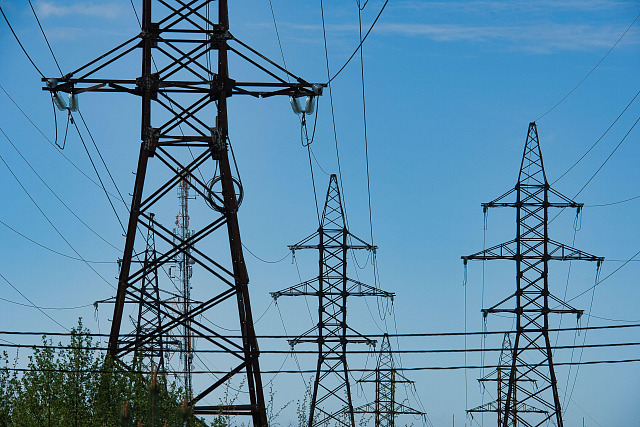Vysokonapěťová vedení a elektrické stožáry.(17. května 2026)