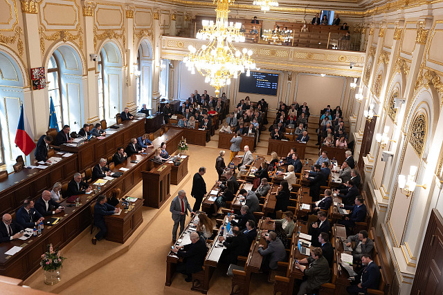 Jednání Sněmovny o návrhu zákona k regulaci cen paliv. (24. dubna 2025)