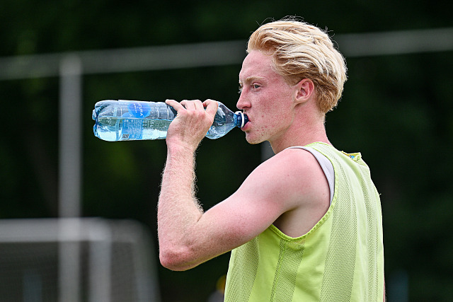 Tom Slončík na tréninku královéhradeckých fotbalistů
